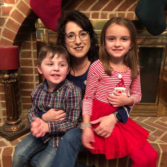 Meet your Posher, Monica - Picture 1 of 8